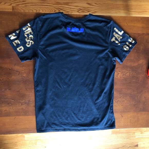 Nike DRI-FIT LeBron James Athletic Cut tee- Mens M - Picture 2 of 6